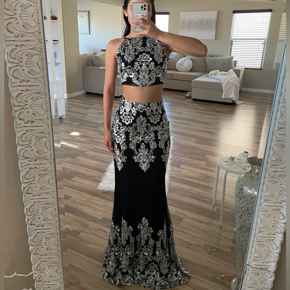 Embroidered Mermaid Skirt Gown Set